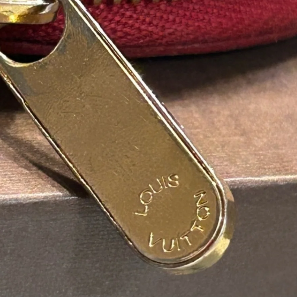 Louis Vuitton Vernis Chapeau Pomme D’Amour Coin Purse - Picture 5 of 7